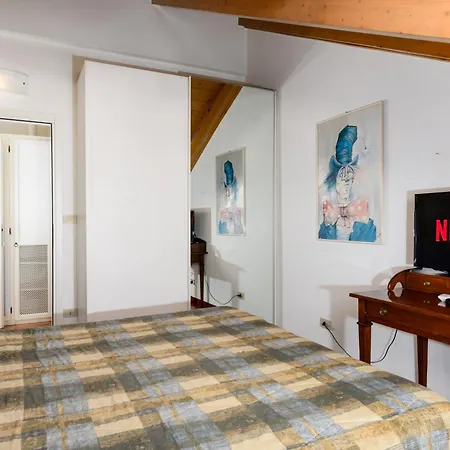 Ampia Mansarda E Terrazzo [10 Minuti Dal Centro] *