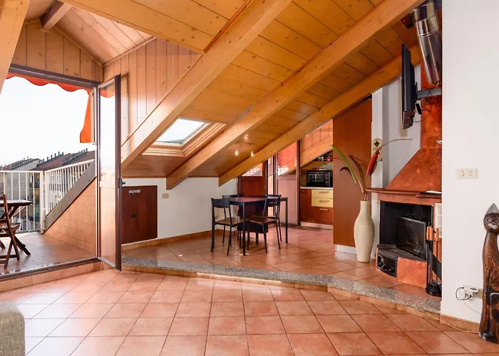 Ampia Mansarda E Terrazzo 10 Minuti Dal Centro