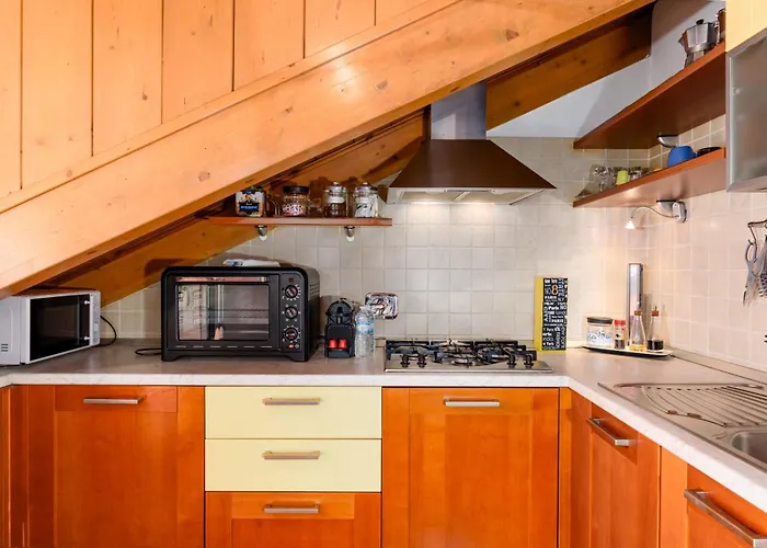 Ampia Mansarda E Terrazzo 10 Minuti Dal Centro Apartamento