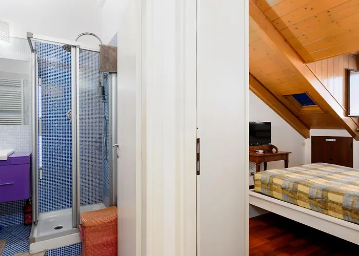 Ampia Mansarda E Terrazzo 10 Minuti Dal Centro Apartamento