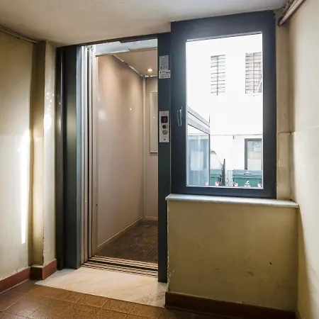 Lägenhet Ampia Mansarda E Terrazzo 10 Minuti Dal Centro